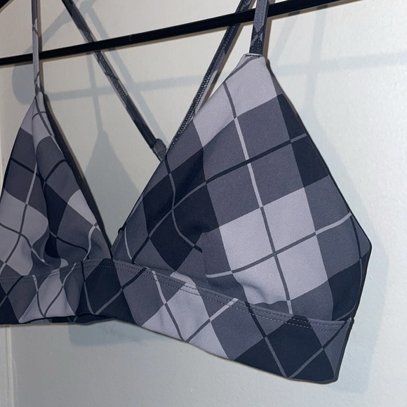 ALO Yoga plaid criss cross sports bra - Picture 2 of 7